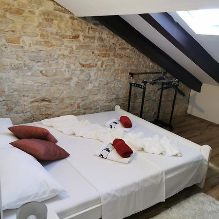 Loft Apartment Пула Экстерьер фото