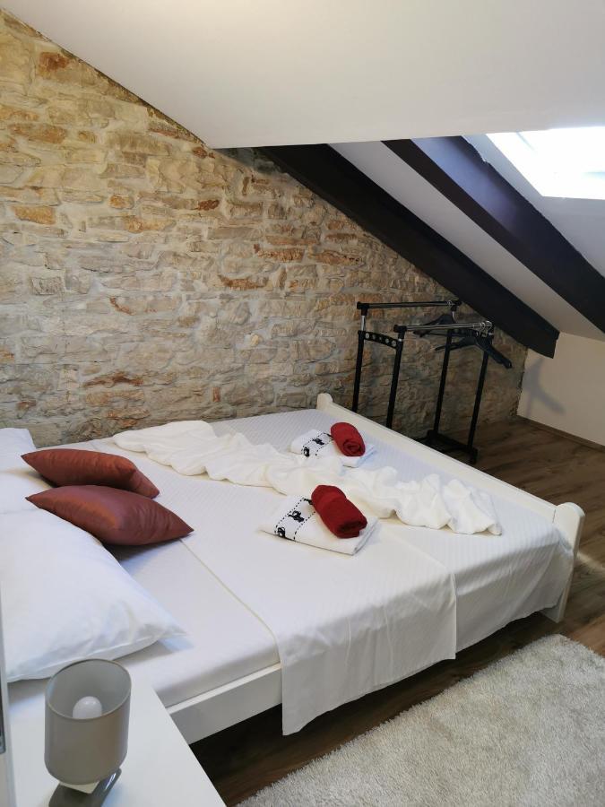 Loft Apartment Пула Экстерьер фото