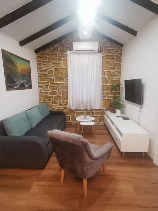 Loft Apartment Пула Экстерьер фото
