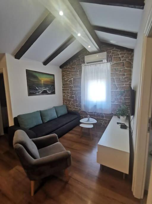Loft Apartment Пула Экстерьер фото